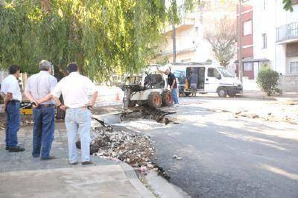 Importantes inconvenientes por la rotura de un ca�o primario de agua