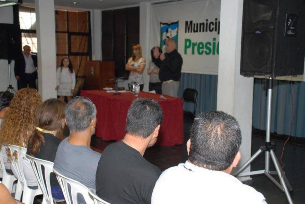 PTE. PER�N - REGUEIRO CON LOS ADJUDICATARIOS DE LAS 140 VIVIENDAS