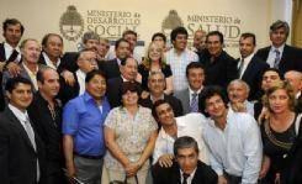 Construir�n viviendas sociales en varios municipios de Santiago