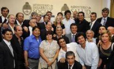 Construir�n viviendas sociales en varios municipios de Santiago