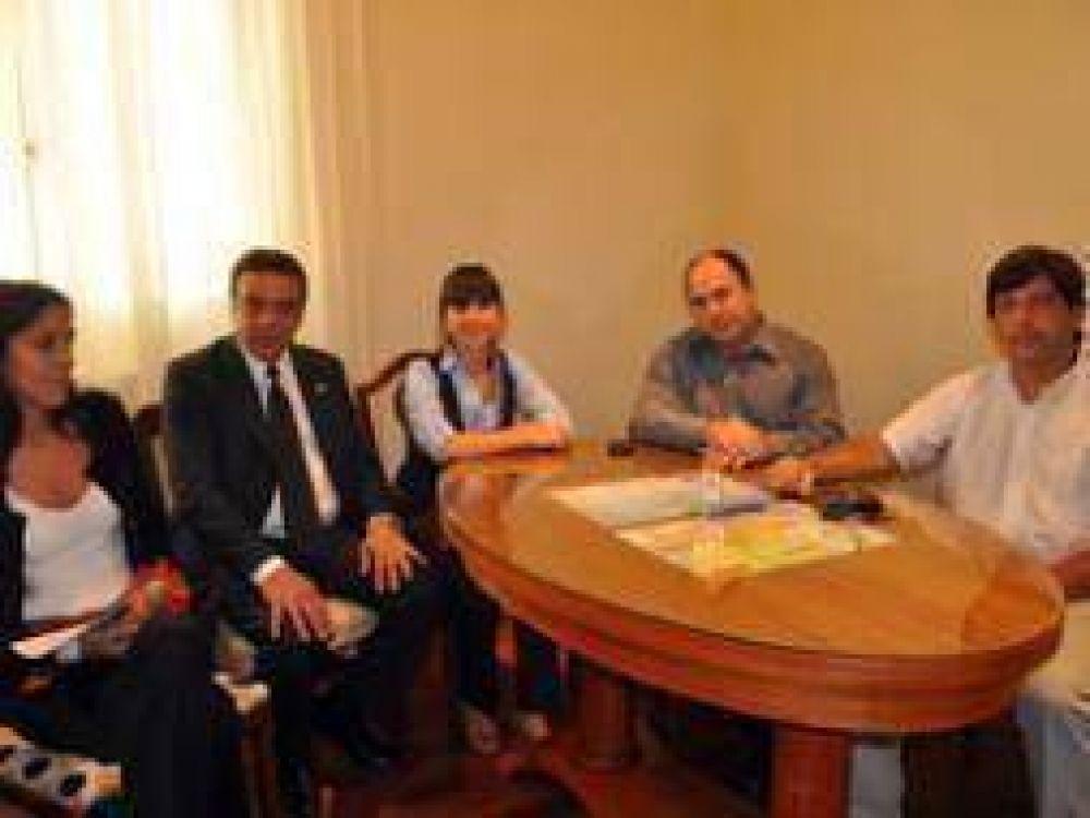 Z�rate: Instalar�n Defensor�a P�blica en la ciudad