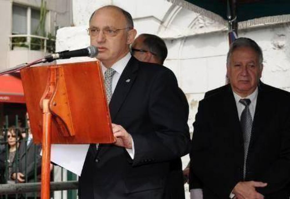 Timerman viaja a Israel en medio del esc�ndalo por los atentados