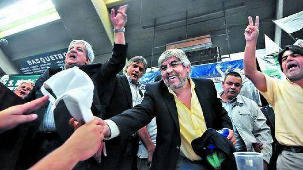 Varios gremios rechazan el 24% de aumento que arregl� Moyano