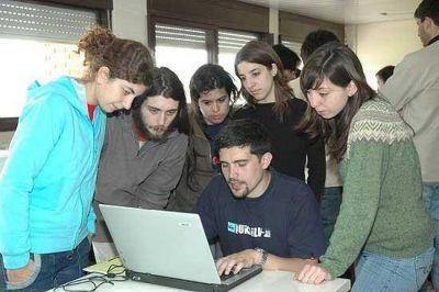 Unicen aument� las becas que reciben m�s de 600 estudiantes