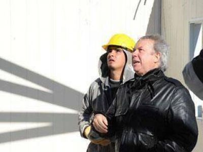 Recorrida del gobernador por obras en Puerto Santa Cruz