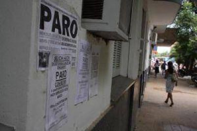 Fuerte adhesi�n al paro judicial mientras siguen las negociaciones