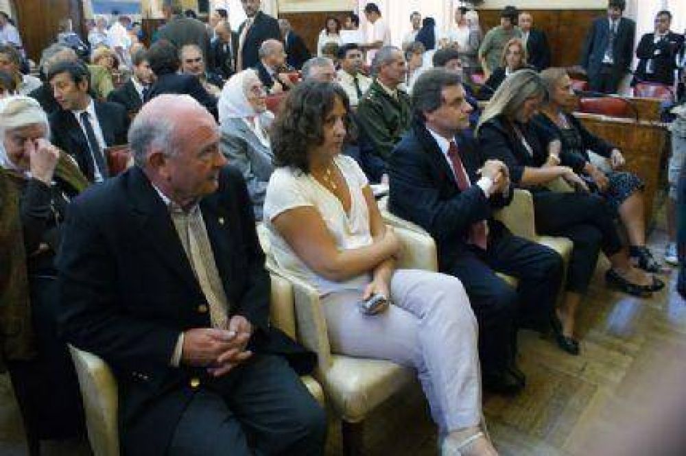 Papelitos de �Pulti Conducci�n� coparon el HCD
