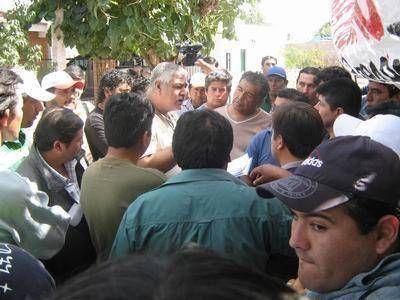 Ahora estall� en Tinogasta la protesta de los contratados
