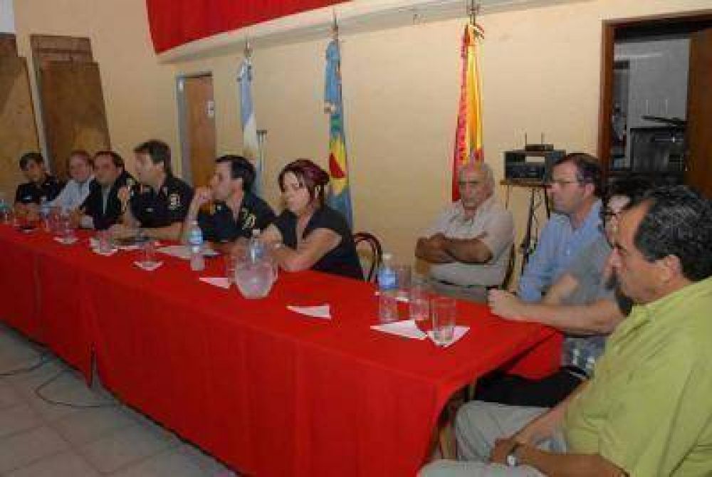  Airado reclamo de prevenci�n de los vecinos a las autoridades policiales 