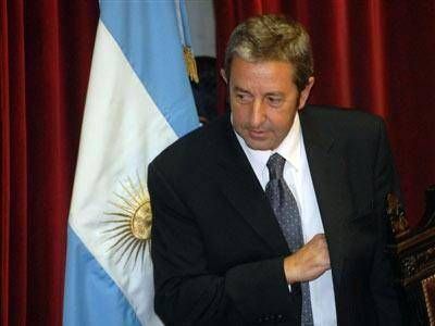 Cobos dice que el que traicion� fue el gobierno