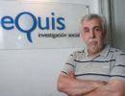 Artemio L�pez sali� con los tapones de punta contra Filmus