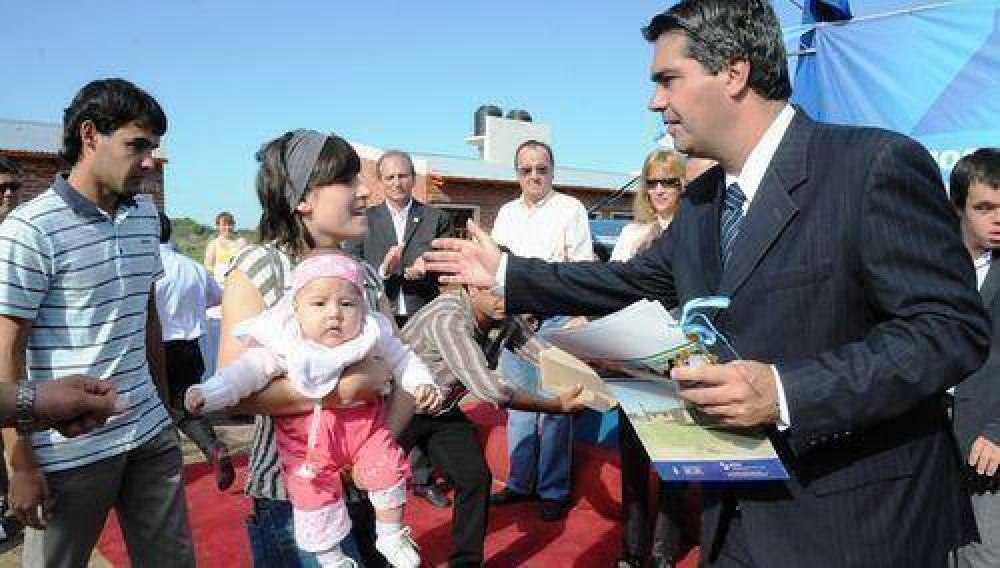 Capitanich entreg� viviendas en Tres Isletas