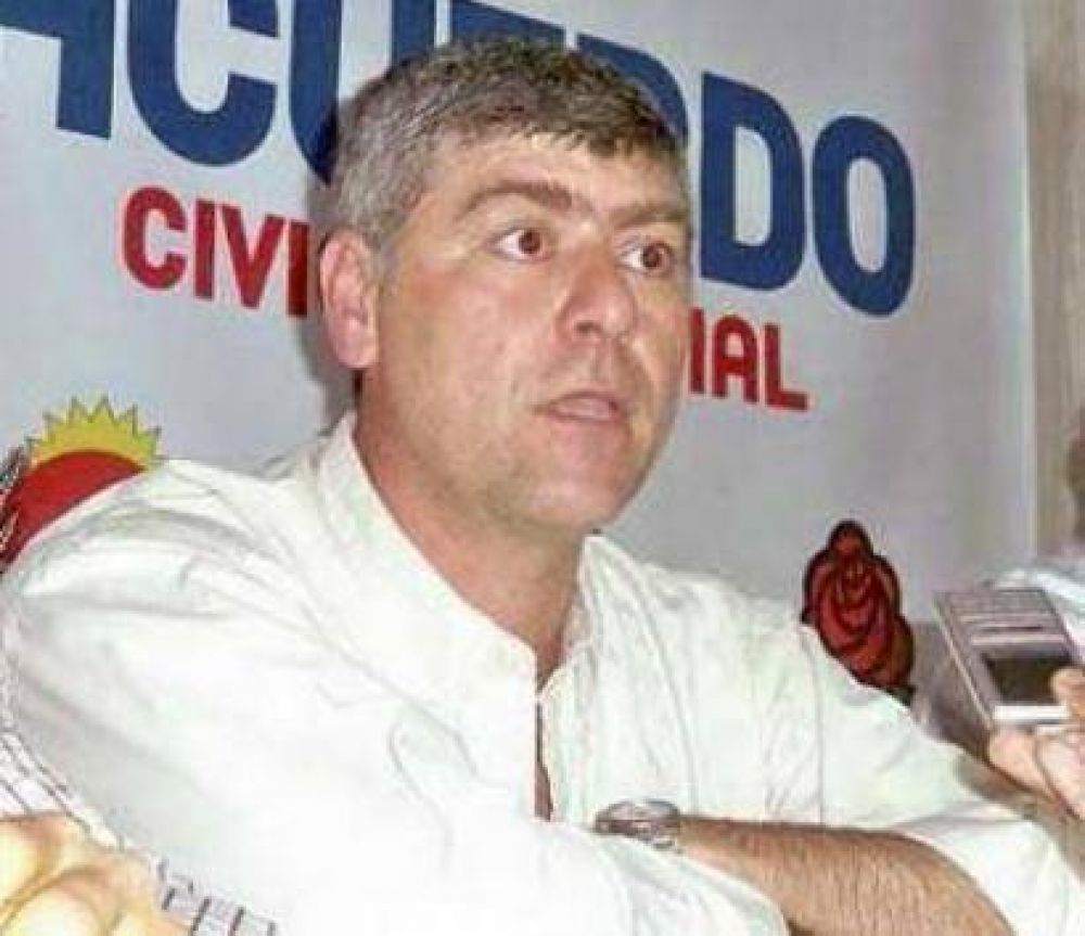 "Nos dan f�tbol para todos" cuando los formose�os queremos "trabajo, salud y dignidad para todos" 
