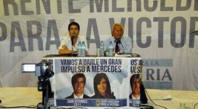 Recalde disert� y respald� a Juan Ustarroz