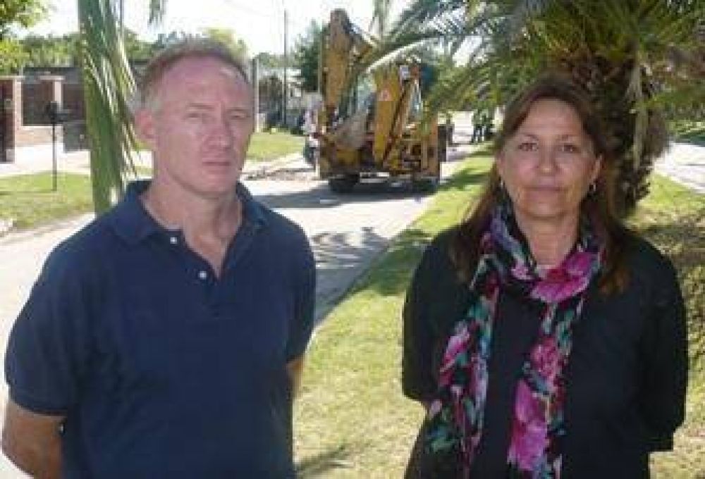 Terza:" Otros critican, nosotros hacemos". 