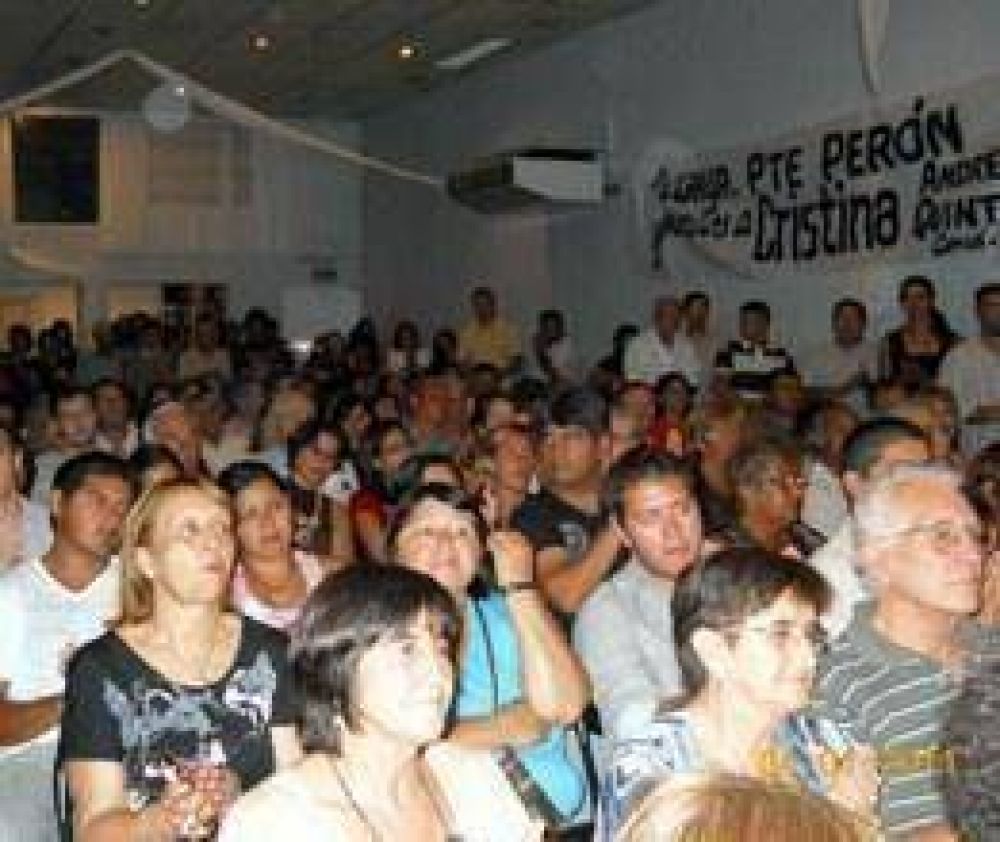 Quinteros present� su precandidatura 