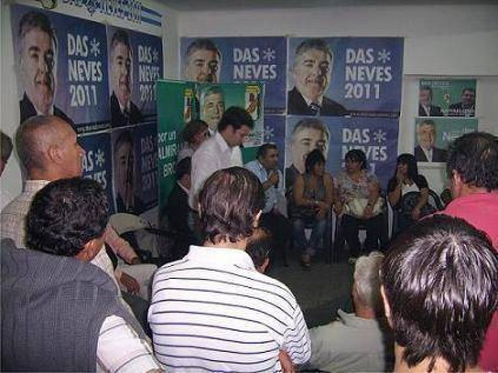 El dasnevismo firm� un documento de apoyo al gobernador chubutense 