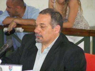 �El intendente Pereyra debe vivir en un distrito que yo desconozco�