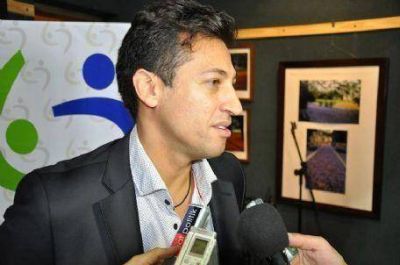 Pablito Ruiz visit� Berisso en apoyo al modelo nacional: �Me gustar�a empezar a militar�