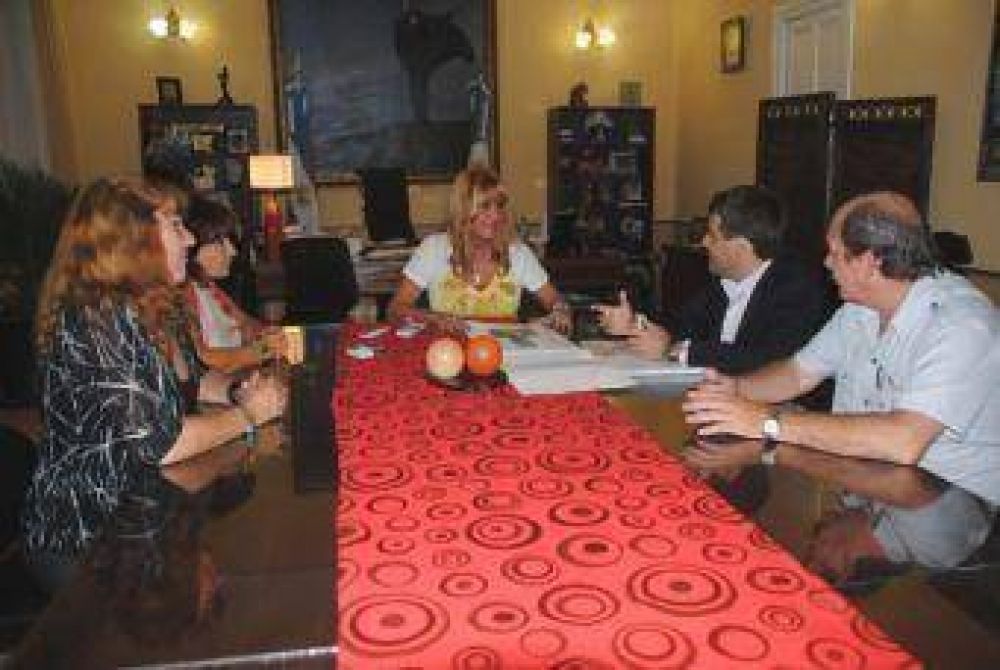 La Municipalidad anuncia que construir� el edificio m�s alto de la provincia