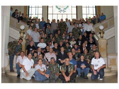 Binner y Bonfatti homenajaron a ex combatientes de la provincia en la ciudad de Rosario