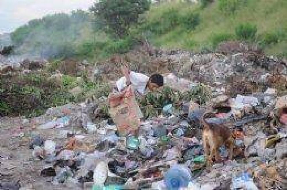 Un tucumano produce 800 gr de basura por d�a