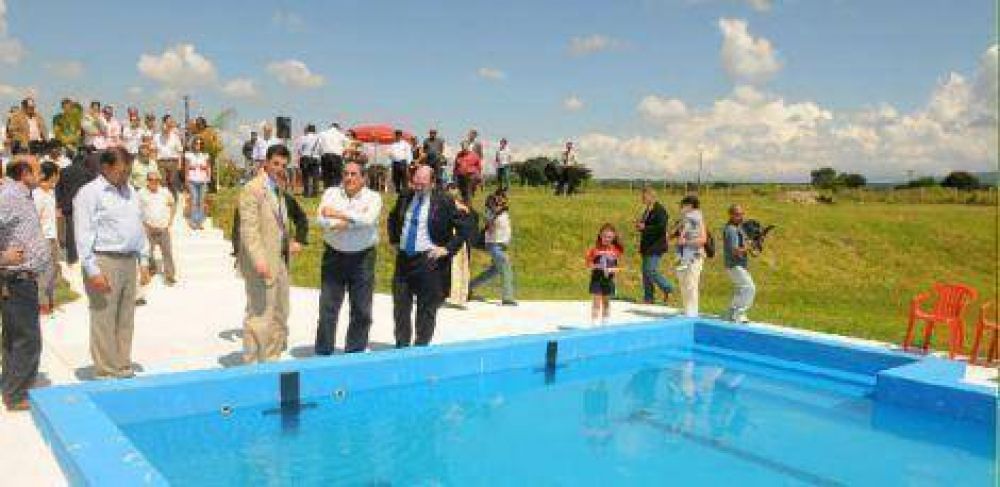 El gobernador  de Salta Urtubey inaugur� obras en la sede de la Sirio- Libanesa