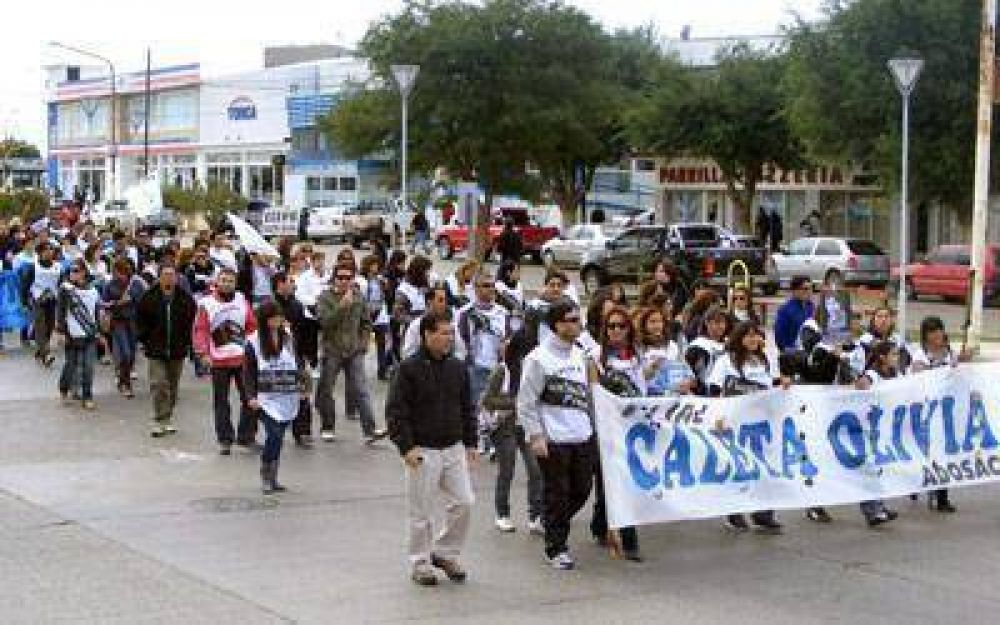 Docentes desoyeron advertencia de descuentos y volvieron al paro