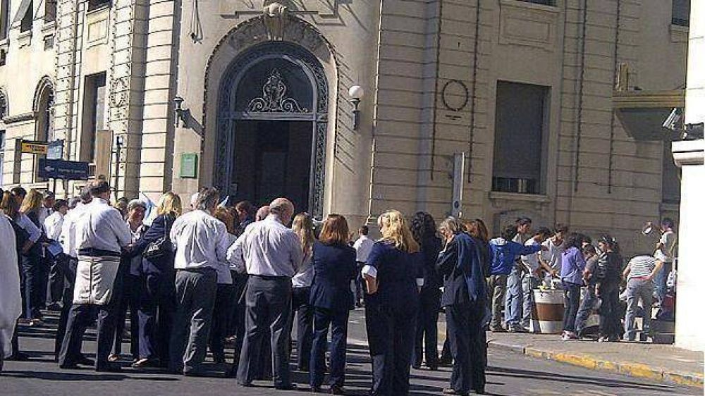 Este martes vuelven a protestar los bancarios 