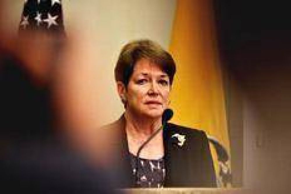Correa echa a la embajadora de EE.UU.