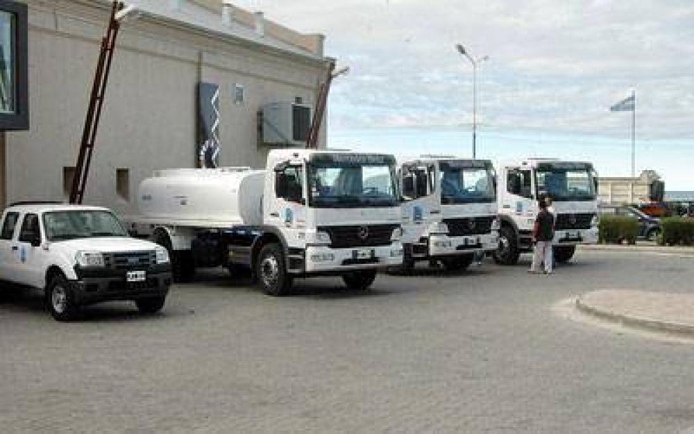 El municipio sum� 3 camiones regadores a sus equipos viales
