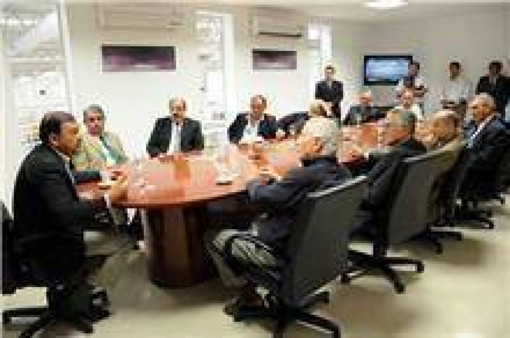 Miguel Isa recibi� el apoyo de nueve ex intendentes de la ciudad de Salta