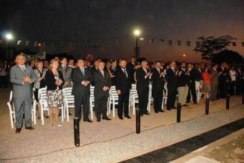 El gobernador anuncio nuevas obras e insto a la defensa del modelo 