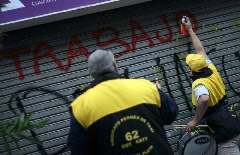 Taxistas llevaron a cabo escrache y movilizaci�n