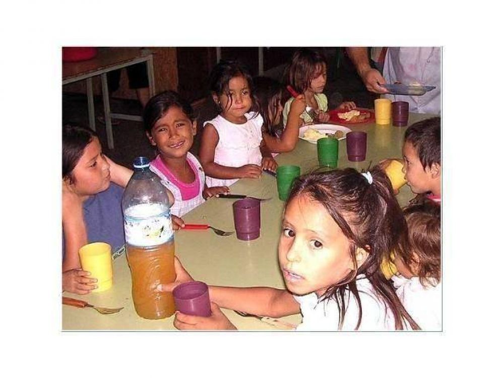 La Asignaci�n Universal sum� chicos a los comedores escolares