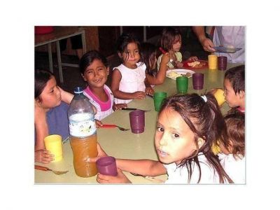 La Asignaci�n Universal sum� chicos a los comedores escolares