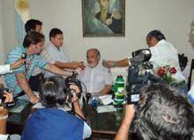 Ricardo vuelve a reclamar a la Naci�n por fondos adeudados
