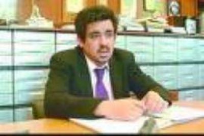 Con ropa de ministro y militante peronista, llega Alejandro Arl�a