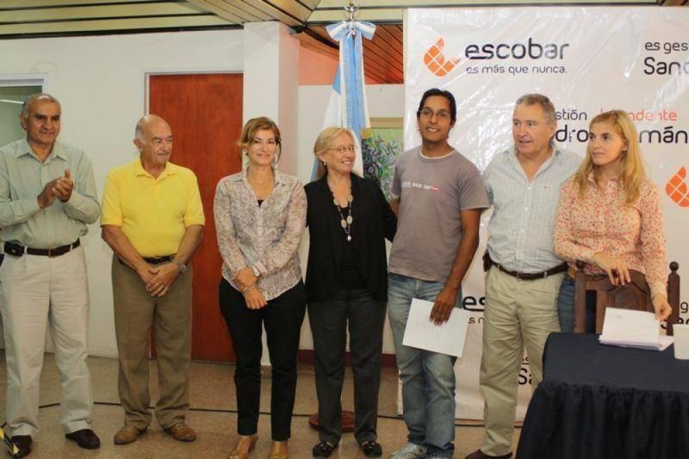 ESCOBAR - UNA VEZ MAS SE ENTREGARON PENSIONES ASISTENCIALES EN EL PARTIDO