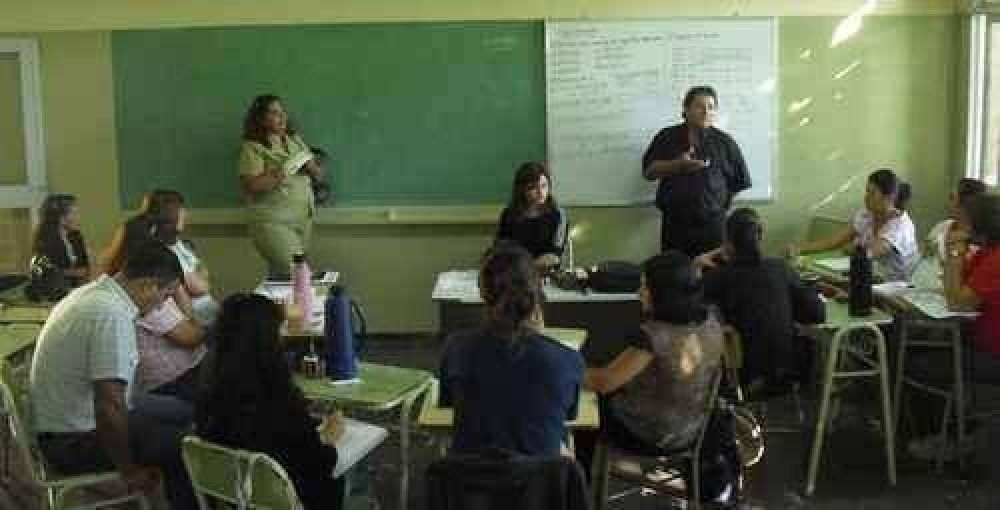 Docentes del interior manifestaron disconformidad con el aumento