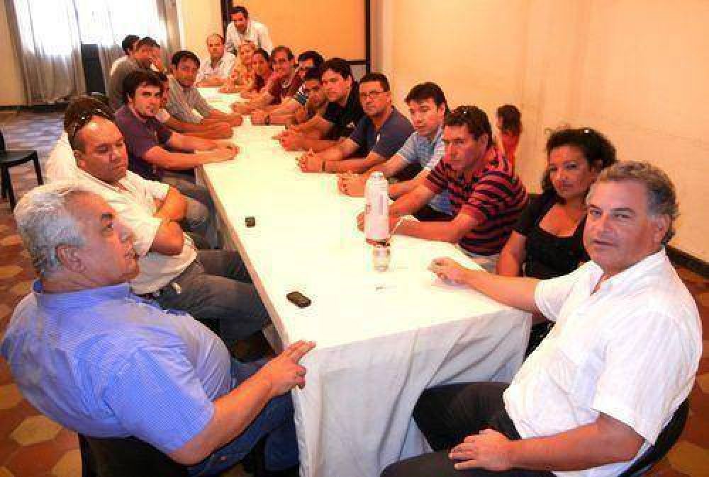 Hugo Dom�nguez lanza su precandidatura a Diputado Provincial