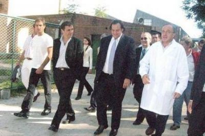 Ministro Ferr� recorri� Parque Industrial con el precandidato Ariel Notta