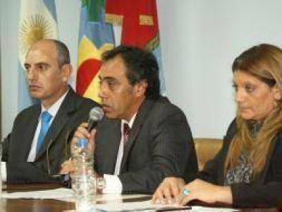 Escobar: Intendente Guzm�n abri� sesiones del HCD y anunci� que ir� por su �ltima reeleci�n