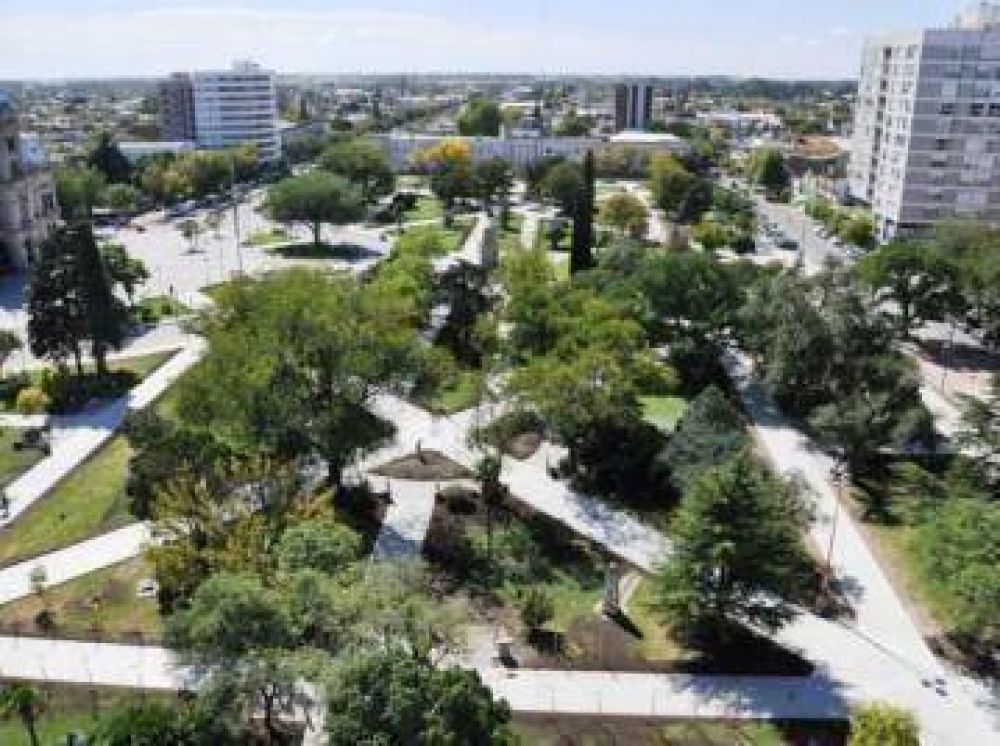 Aprestos para la finalizaci�n de la obra de la plaza San Mart�n