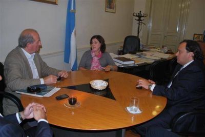 LUJ�N - VISITA DEL MINISTRO DE LA PRODUCCI�N A LUJ�N