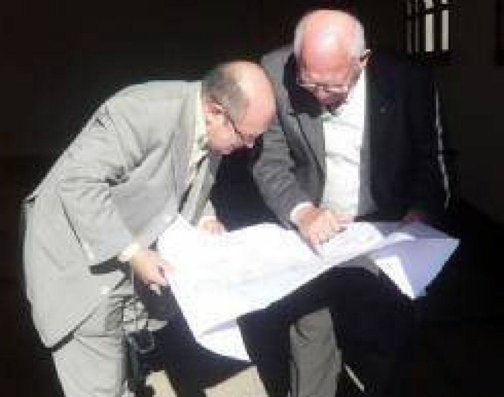 En menos de 100 d�as inician cloaca m�xima