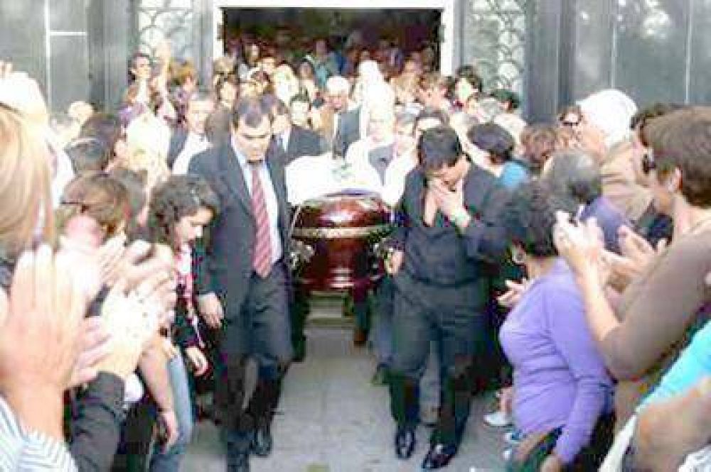 El arco pol�tico provincial expres� su dolor por la muerte de Guarracino