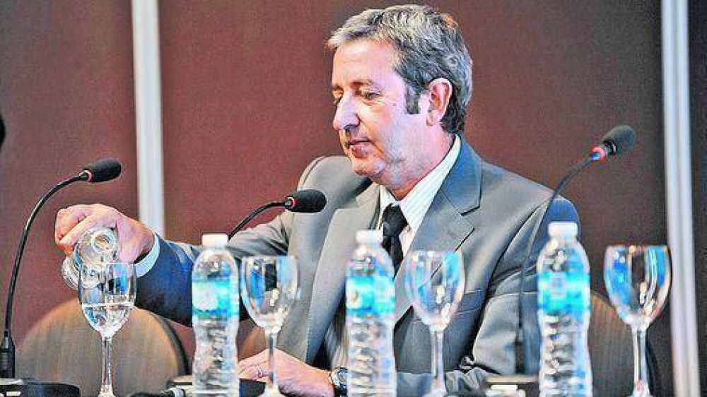 Cobos se baj� de la carrera y no ser� candidato a presidente