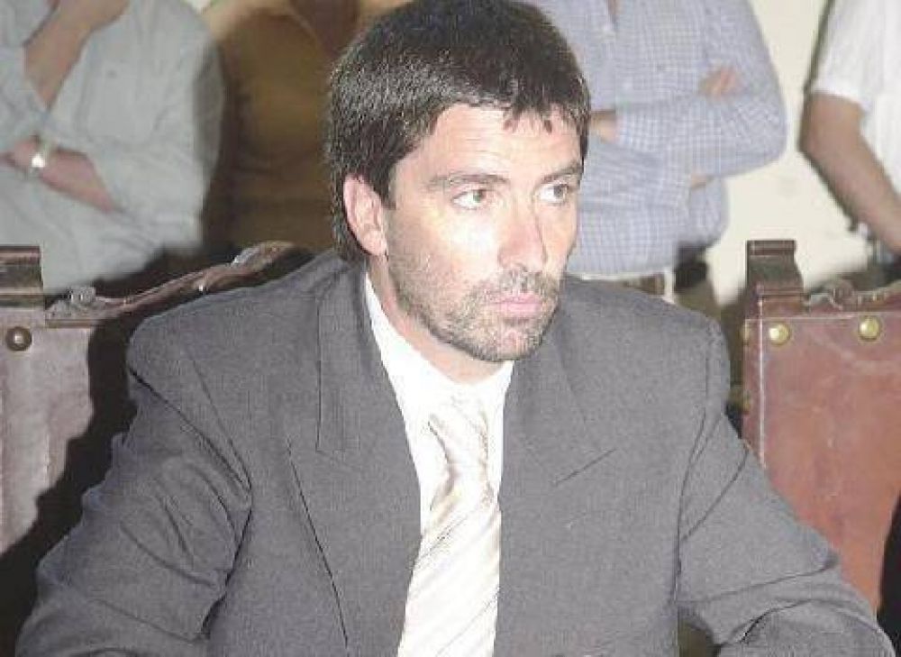 "Hay candidatos que aparecen en un proceso electoral y despu�s desaparecen"