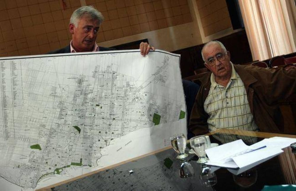 Fuerte cruce entre concejales y empresarios del transporte